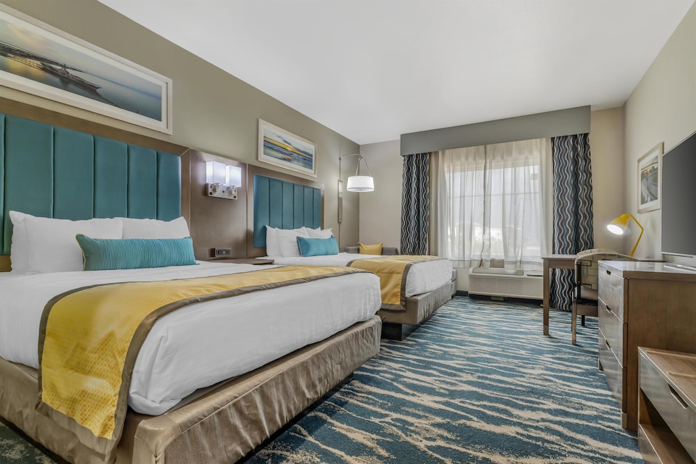 Standard, 2 Queen Beds, Bay View, Kitchenette