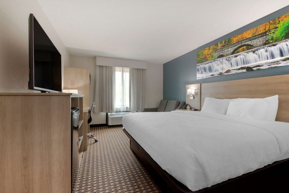 Red Roof Inn & Suites Tomah 18/57