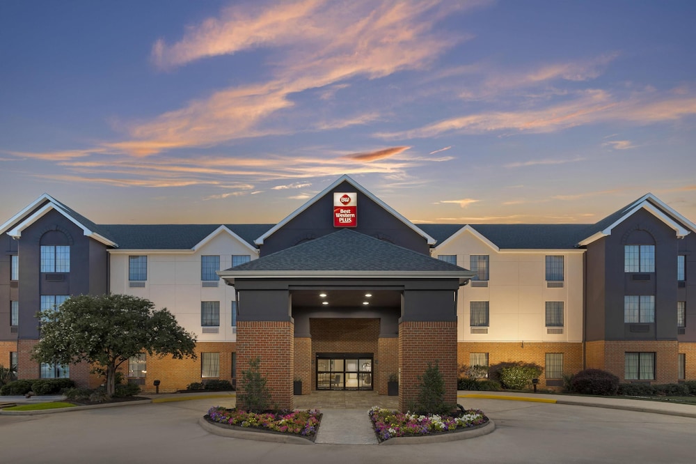 Best Western Plus Executive Hotel Suites 1/50