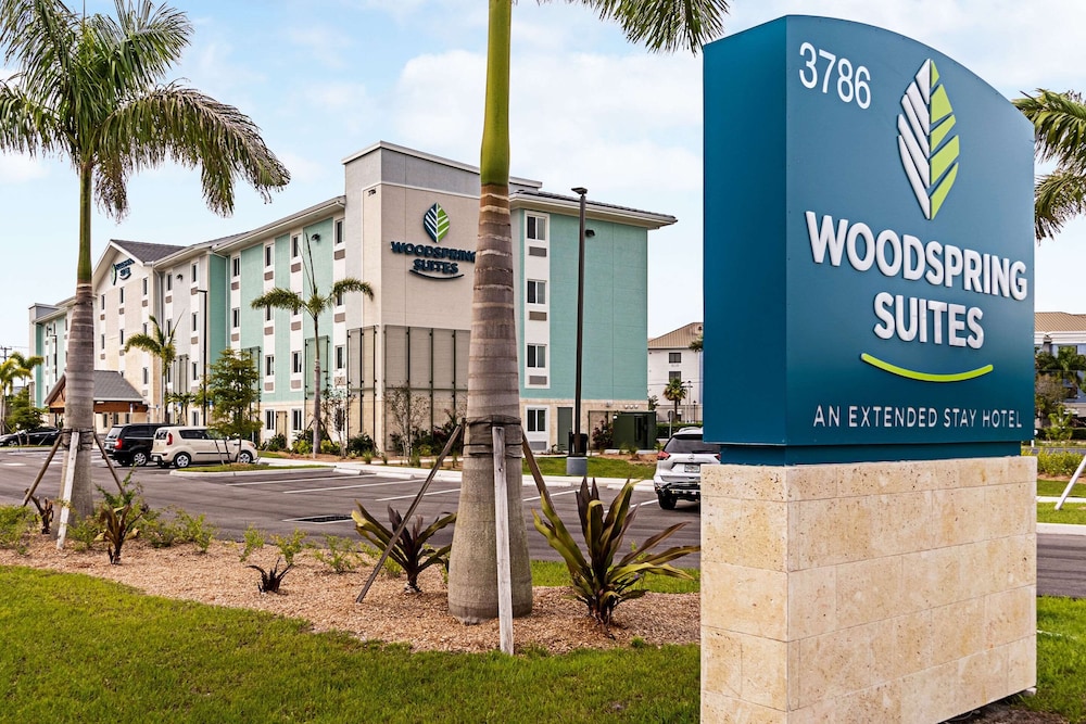 Woodspring Suites Naples 6/53