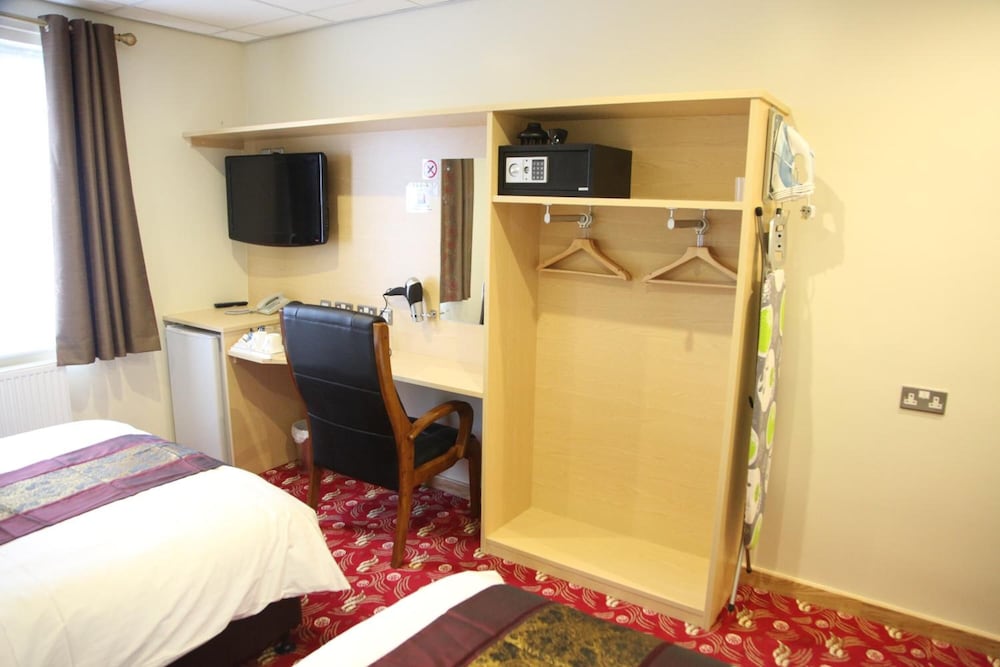 The Cambridge Hotel 16/40