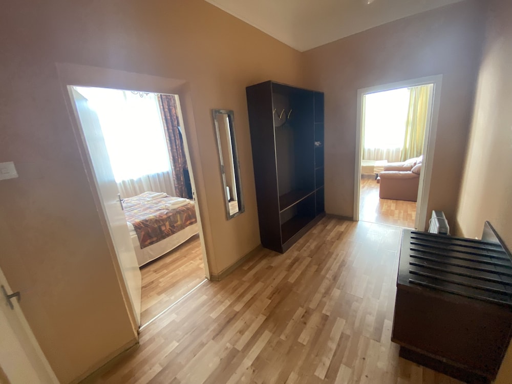 Viktorija Hotel 27/50