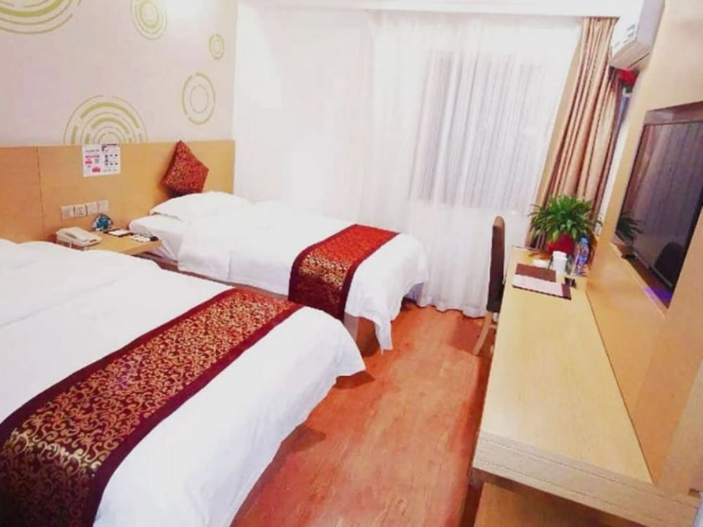 Greentree Sunshine 100 Express Hotel 14/45