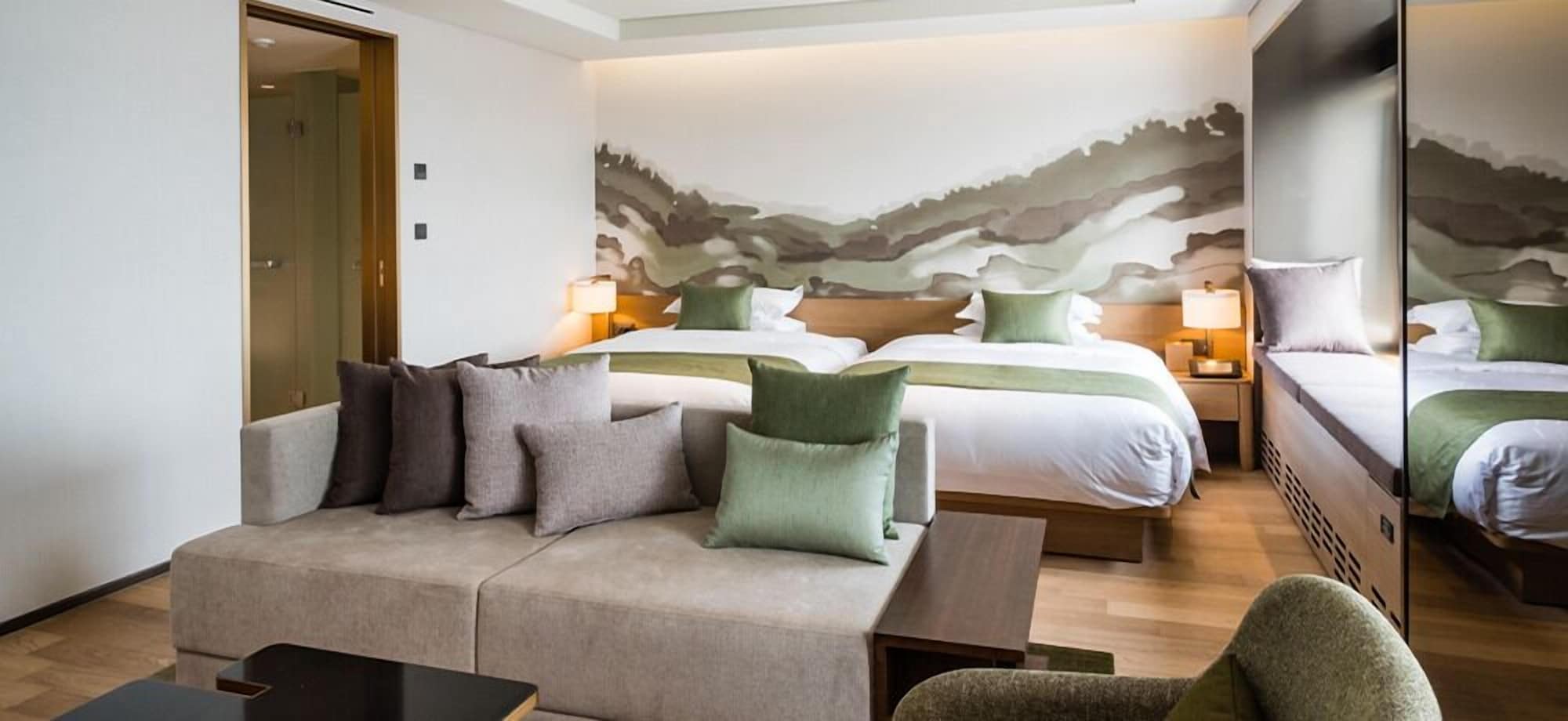 DELUXE, FAMILY, SUITE, MOUNTAIN VIEW
