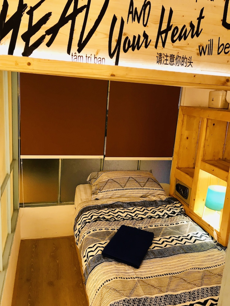 Blu Cabin Ari Stylish Gay Poshtel 65/73
