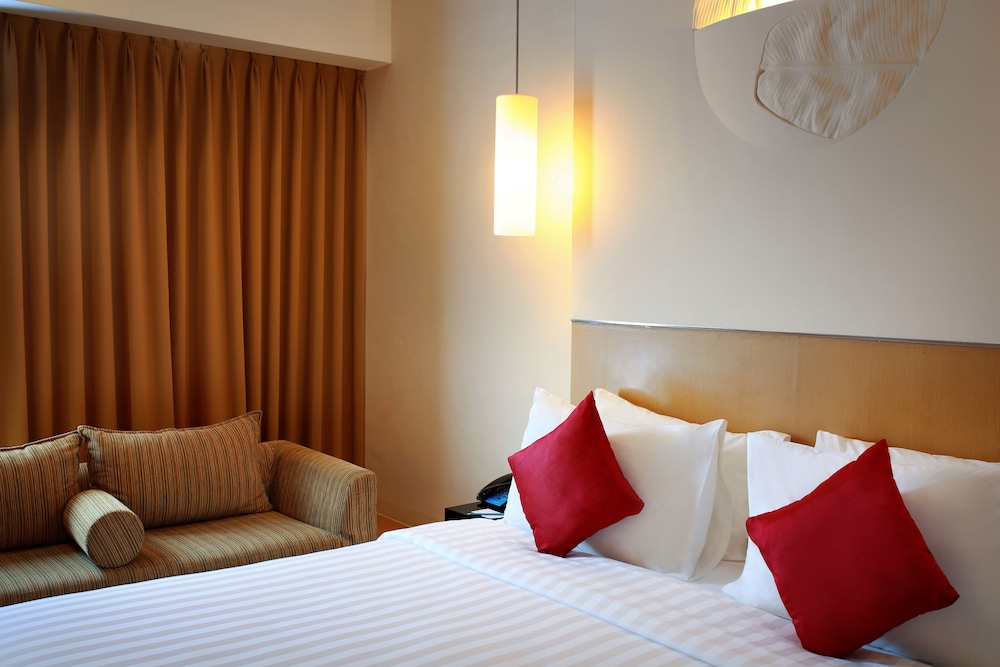 NOVOTEL BANDUNG 25/73