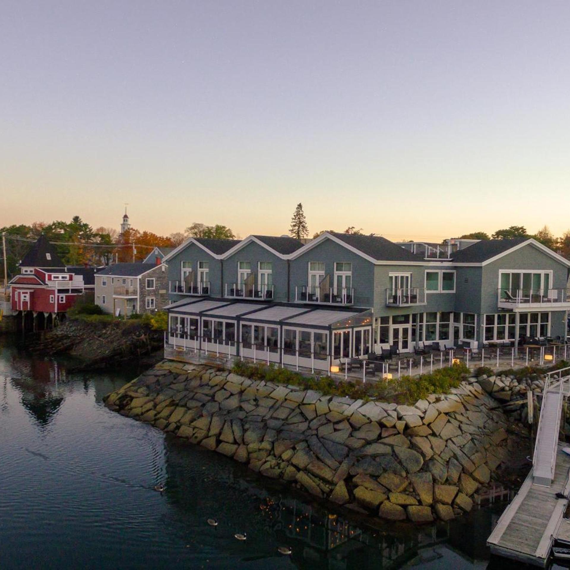 The Boathouse Waterfront Hotel 48/55