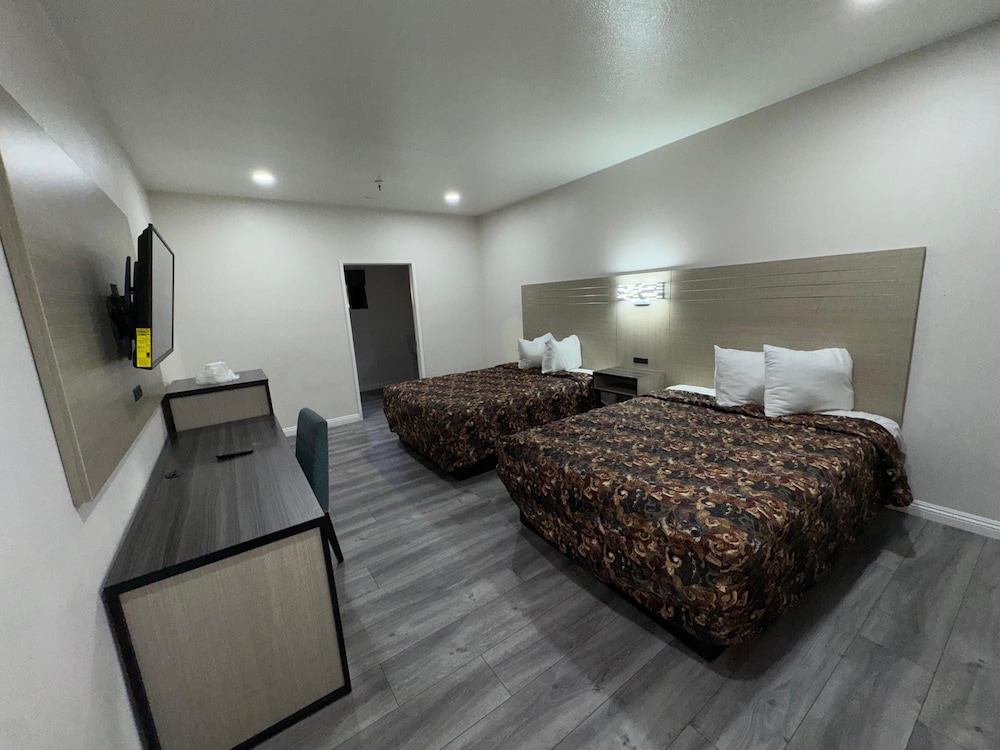 Five Star Inn West Covina 23/42