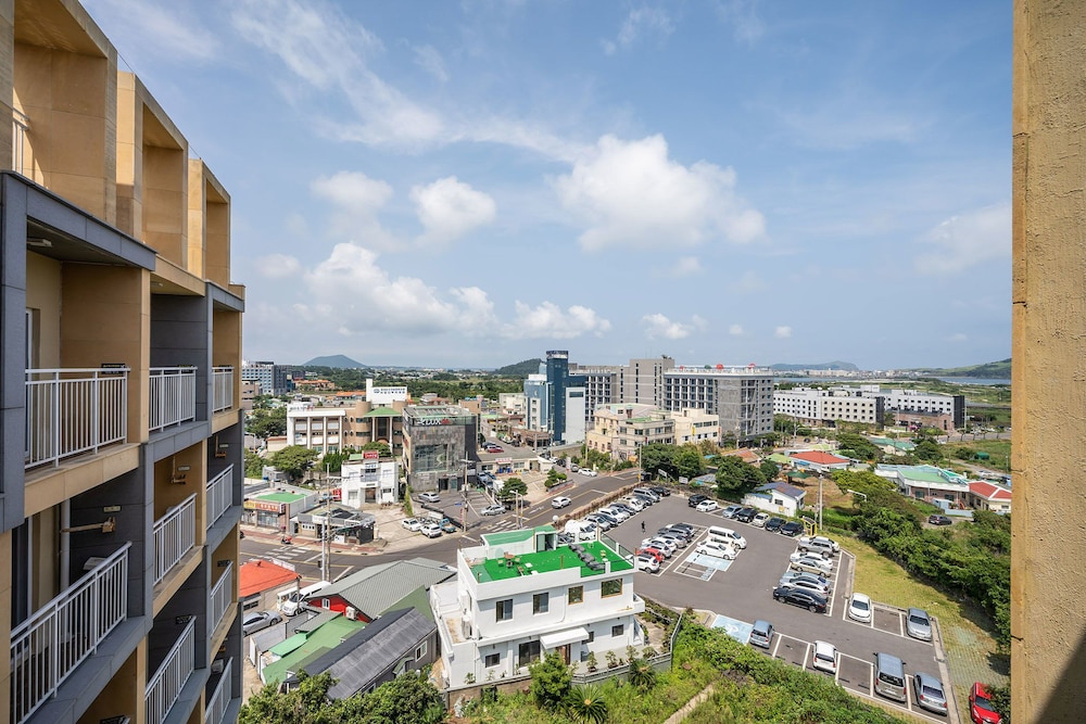 Golden Tulip Jeju Seongsan 9/68