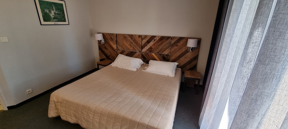 Hotel Atrachjata Aleria 8/50
