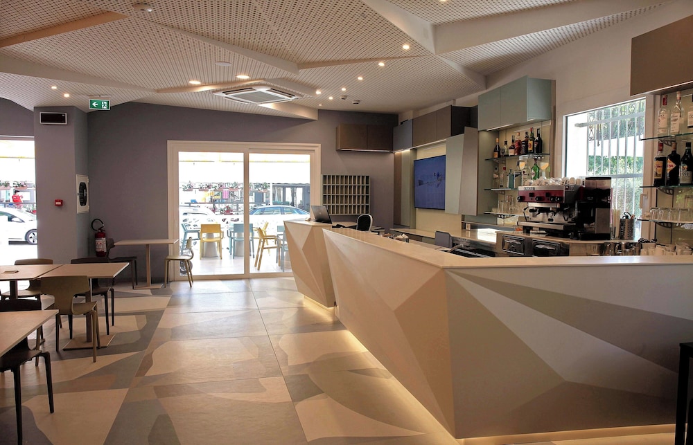 Color Hotel Rimini 51/69