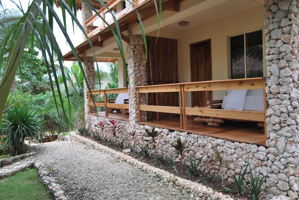 Tepanee Beach Resort 31/63