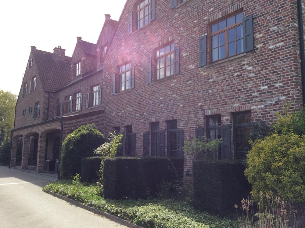 Hotel ABBEY 3/38
