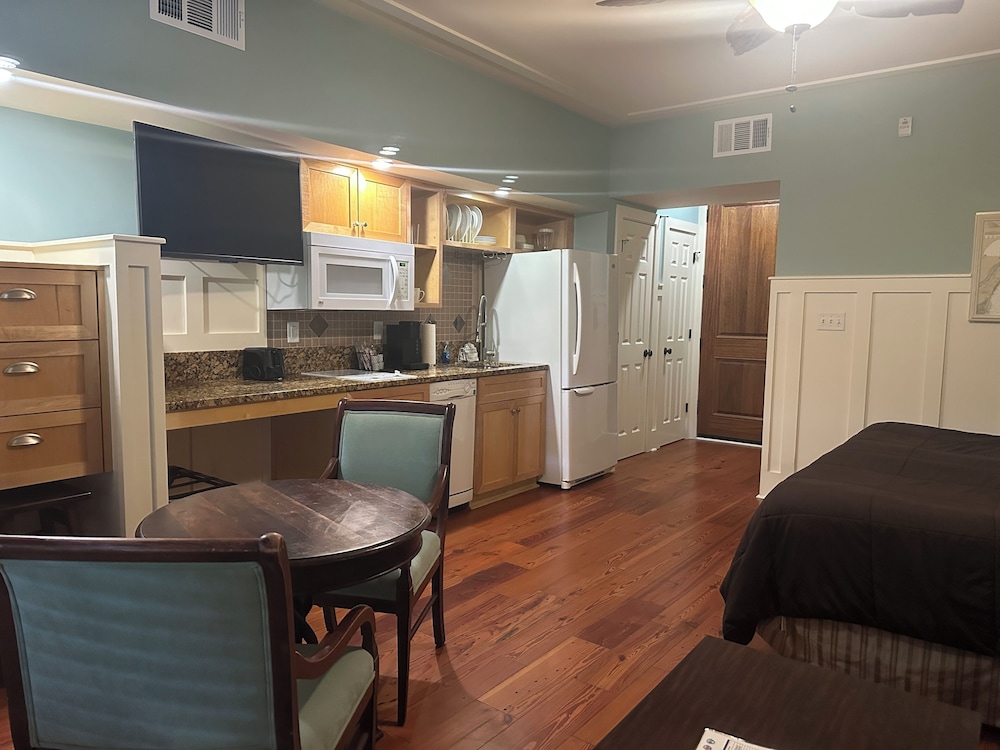 Inlet Sports Lodge 36/50