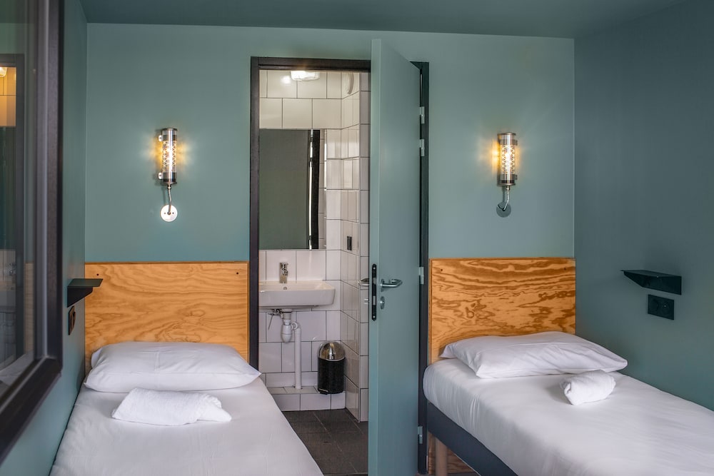 Duo, Compact, Twin Beds