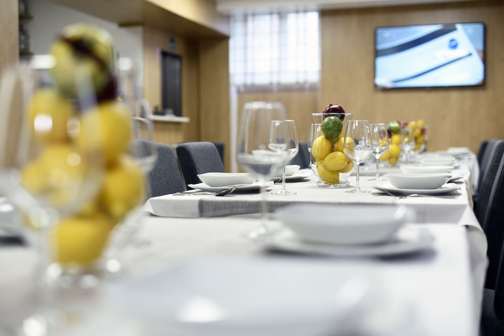restaurant-cafeteria