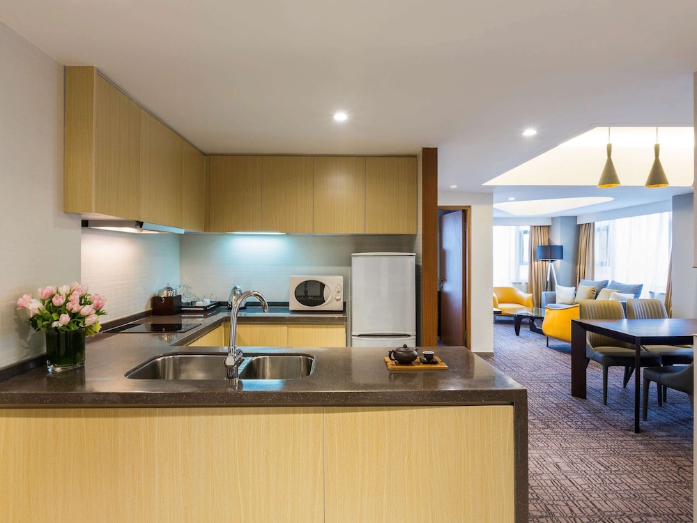 Grand Mercure Shanghai Hongqiao 8/79