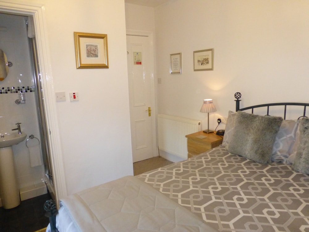 Bryn Derwen Guest House 5/60