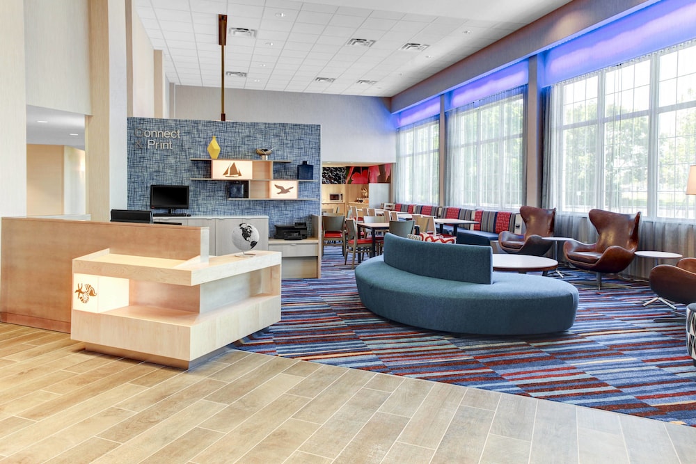 Fairfield Inn And Suites Cape Cod Hyannis 25/38