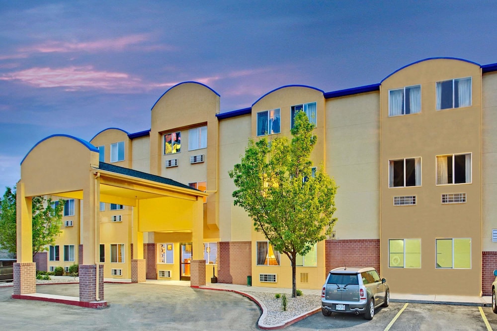 Days Inn By Wyndham Lehi 3/26