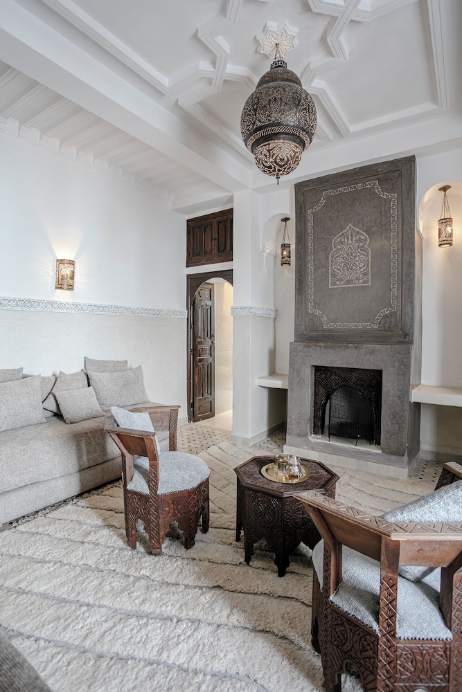 Riad El Noujoum 36/50