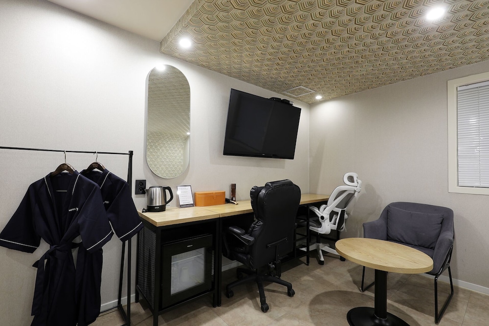 Hotel Tomgi 88/99
