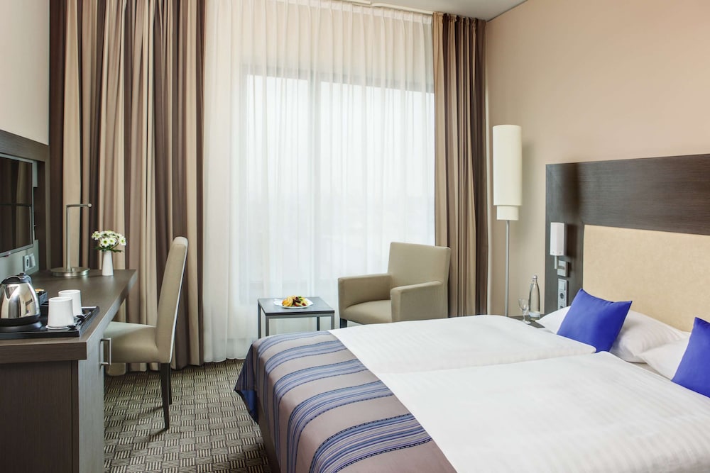 Intercityhotel Hamburg Dammtor 20/59