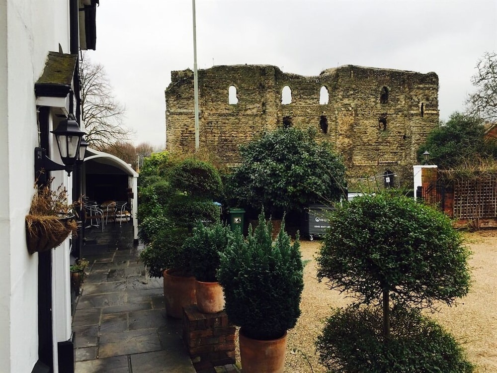 Castle House 15/17