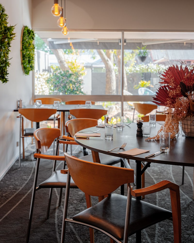 Mercure Albury 32/49