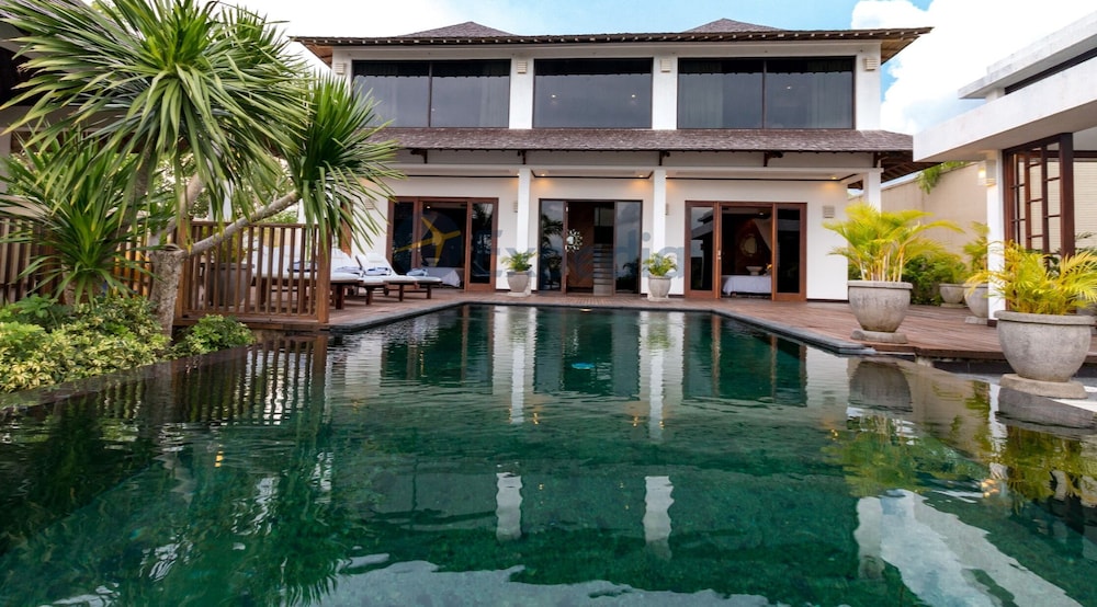 Aisis Luxury Villas And Spa 4/45