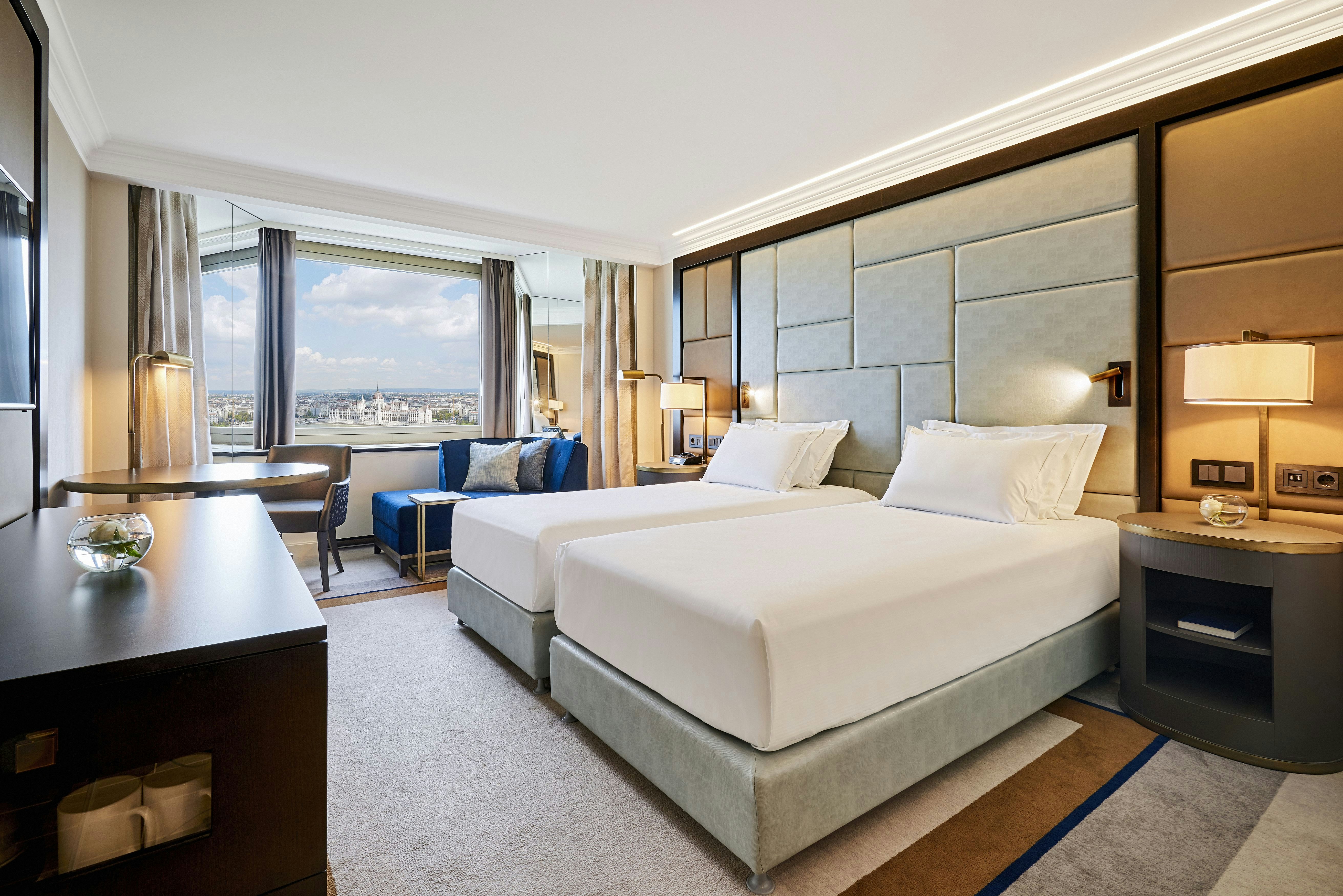SUPERIOR, TWIN BEDS, RIVER VIEW