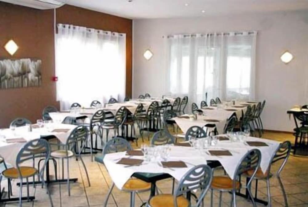 Hotel Du Moulin a Vent 20/32