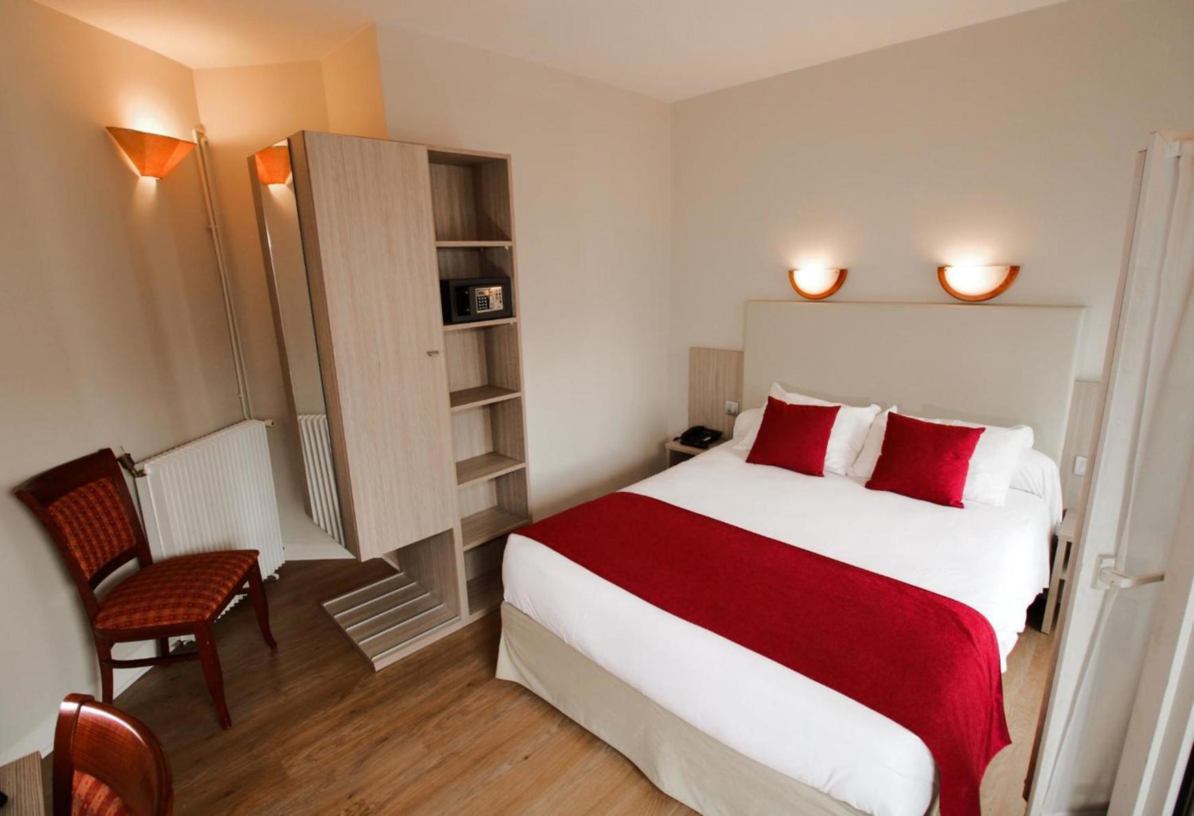 Deluxe, Queen Bed