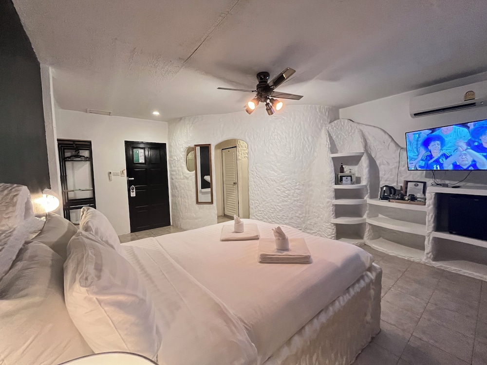 Harrys Steakhouse & Beach Hotel 27/50