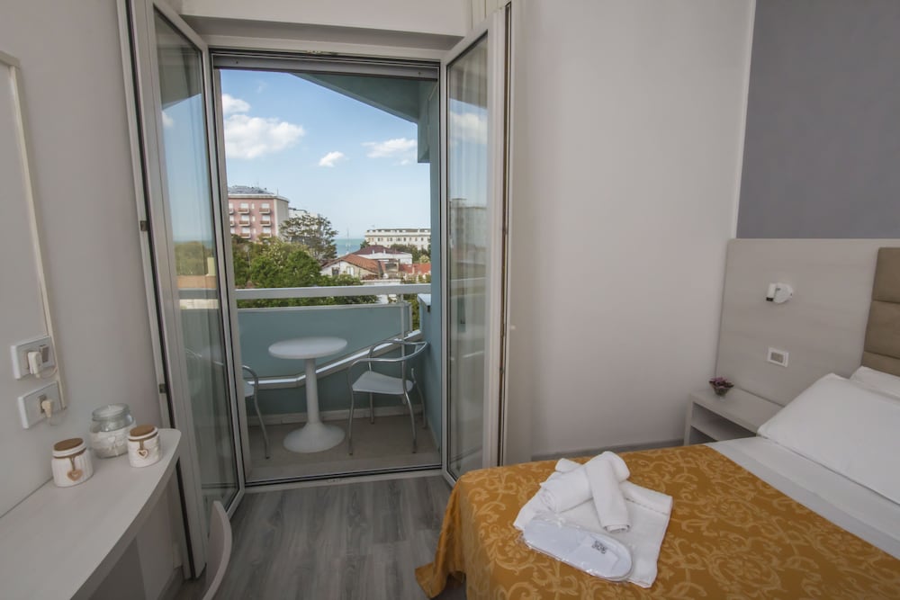 Hotel New Zanarini 25/26