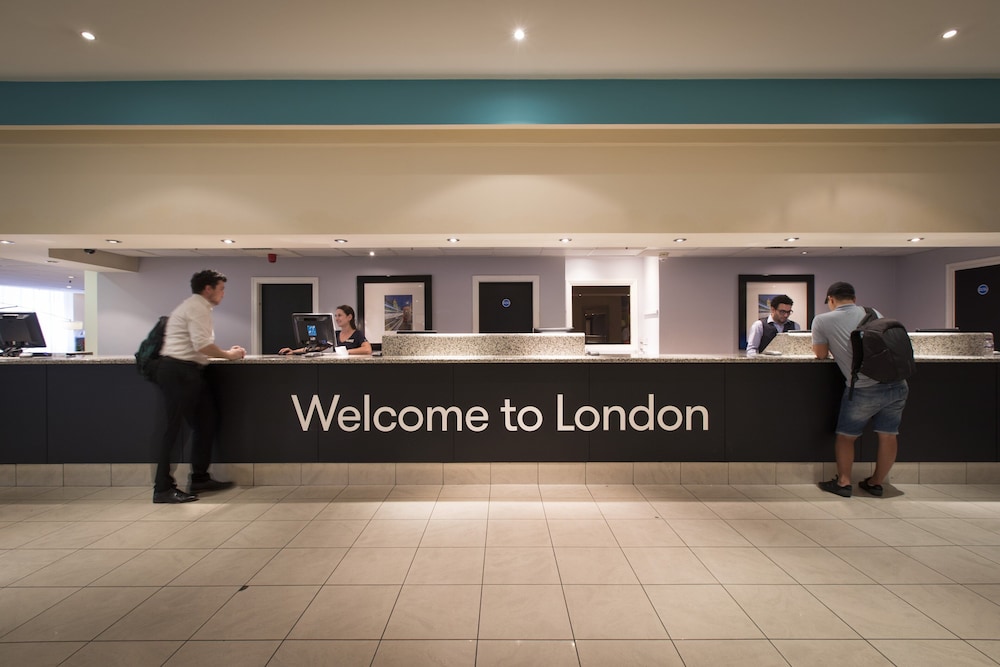 Lobby at Thistle City Barbican, LONDON