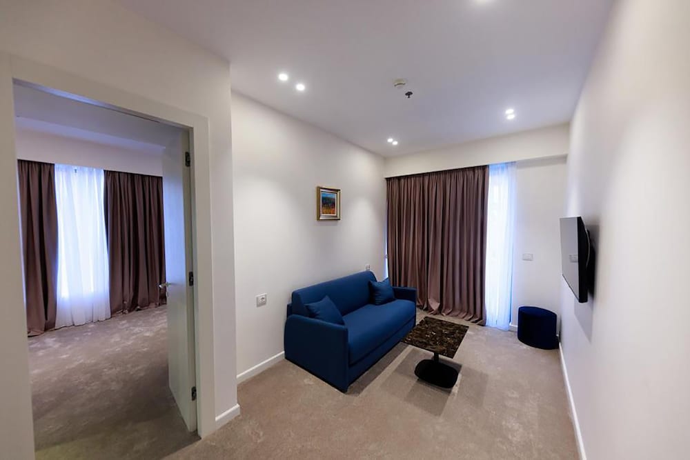 Habitat Hotel 24/49