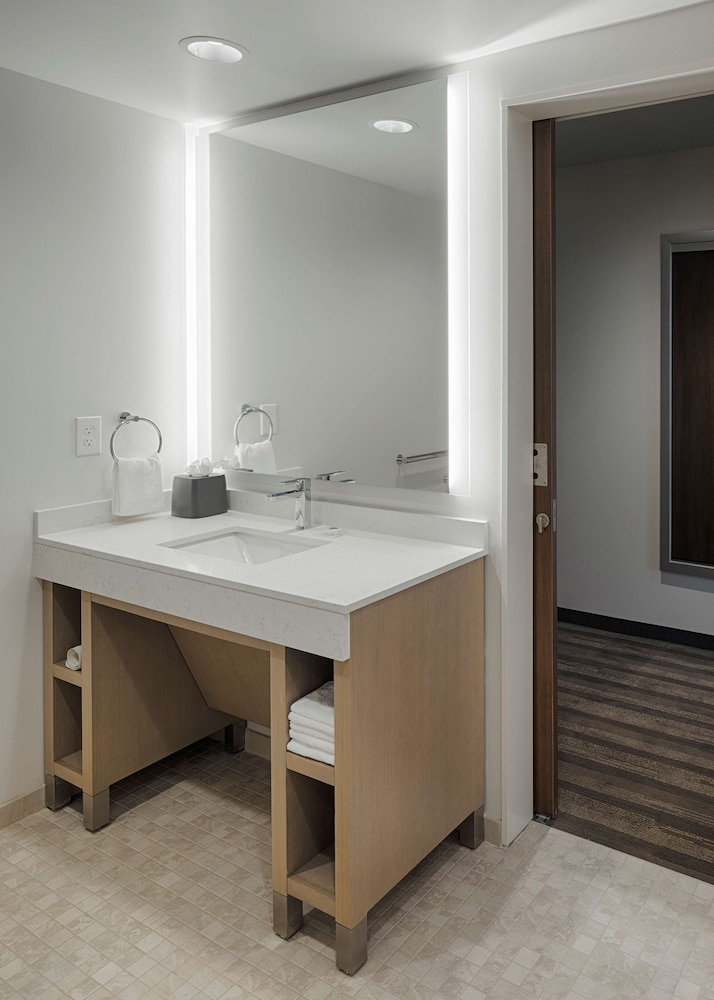 Hyatt House Columbus/OSU-Short North 42/50