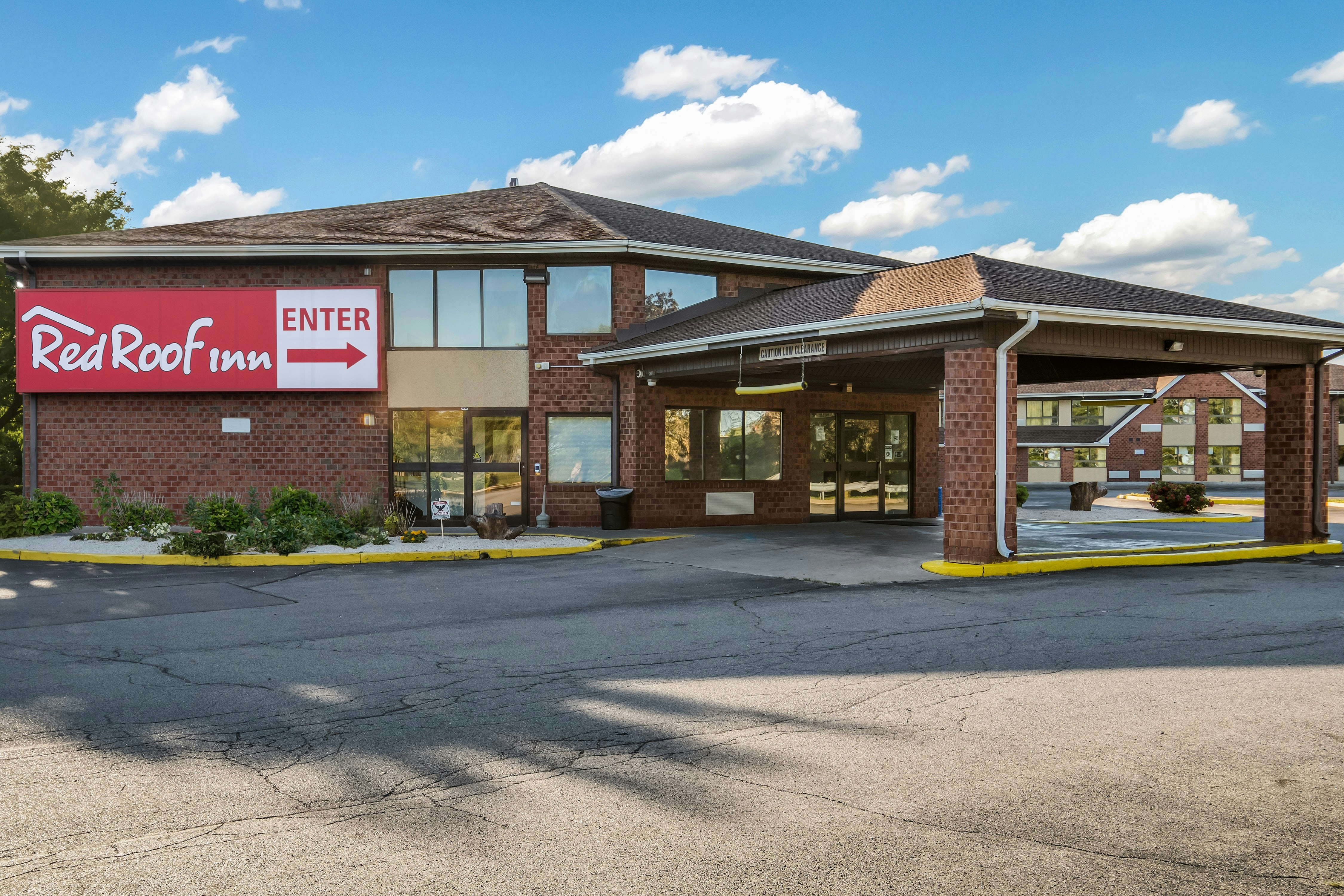 Red Roof Inn Rochester Airport 10/11