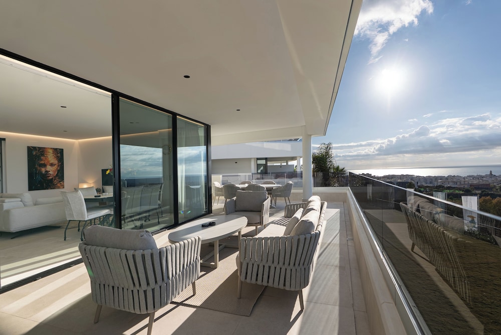 ESTEPONA HOLIDAY HILLS 22/50