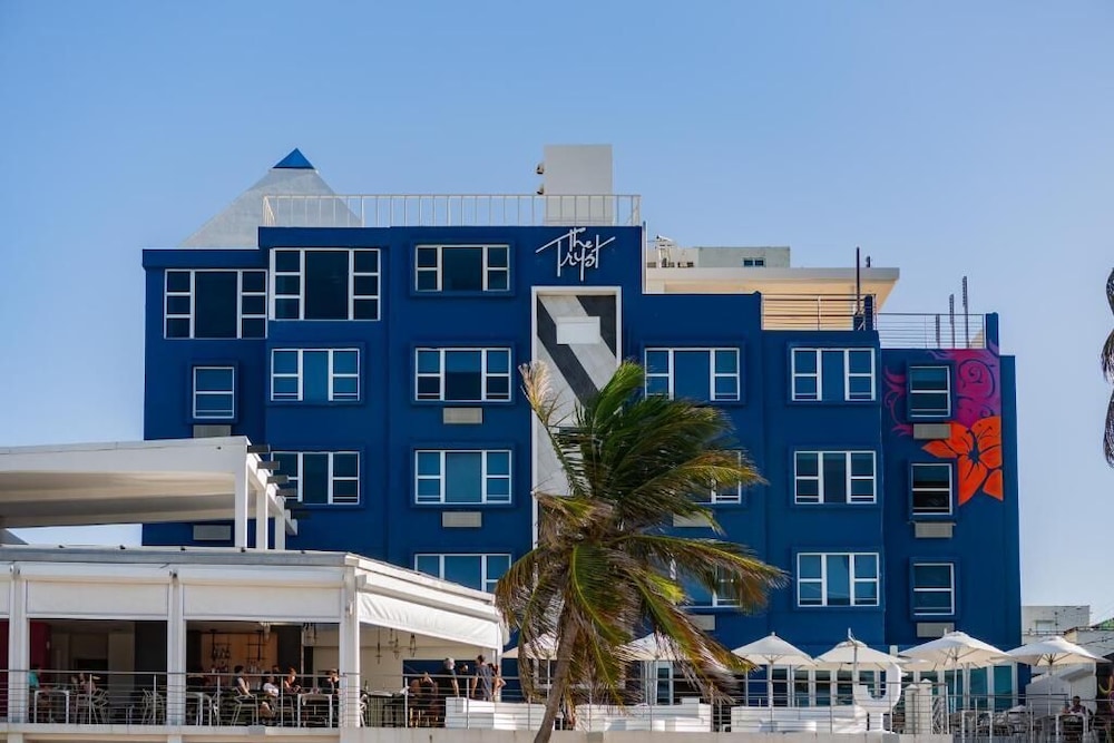 The Tryst Beachfront Hotel 1/50