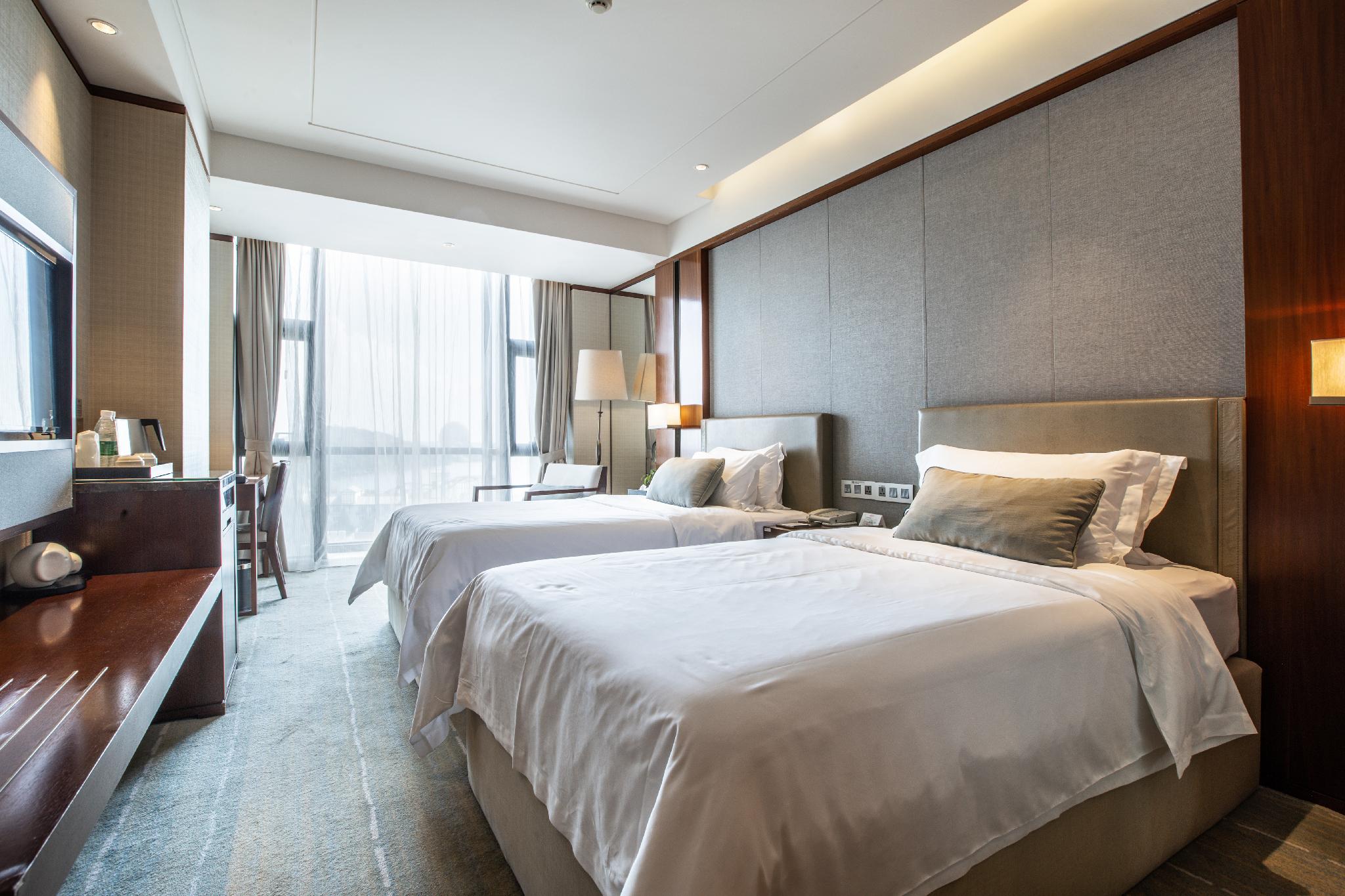Swan Lakeview Hotel 13/30