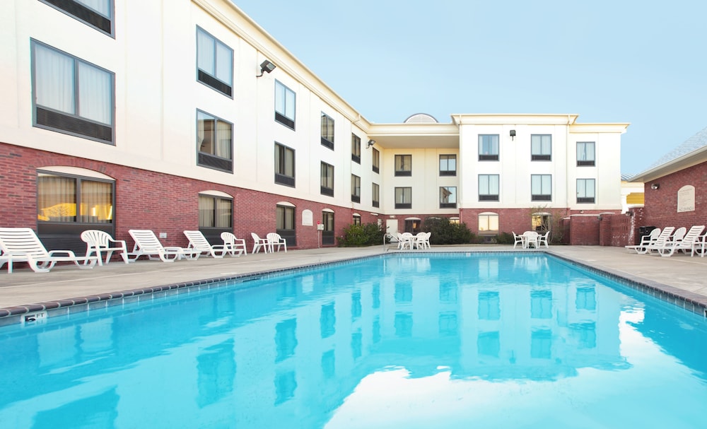 Holiday Inn Express Hotel And Suites Pine Bluff Pines Mall 1/54