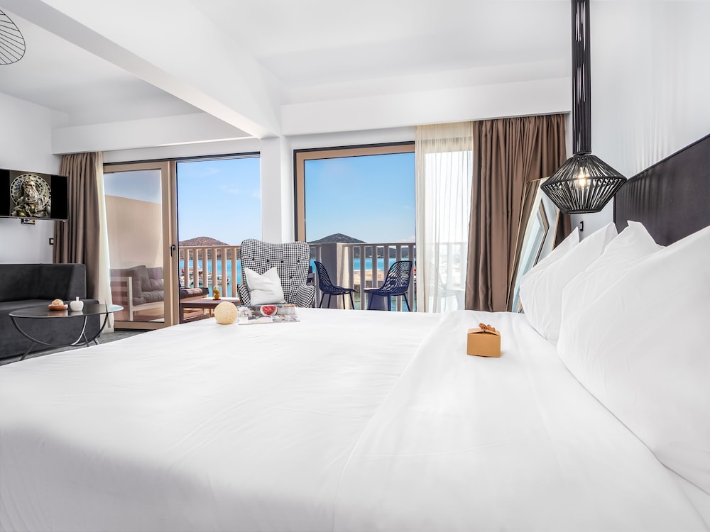 Kalypso Hotel 12/48