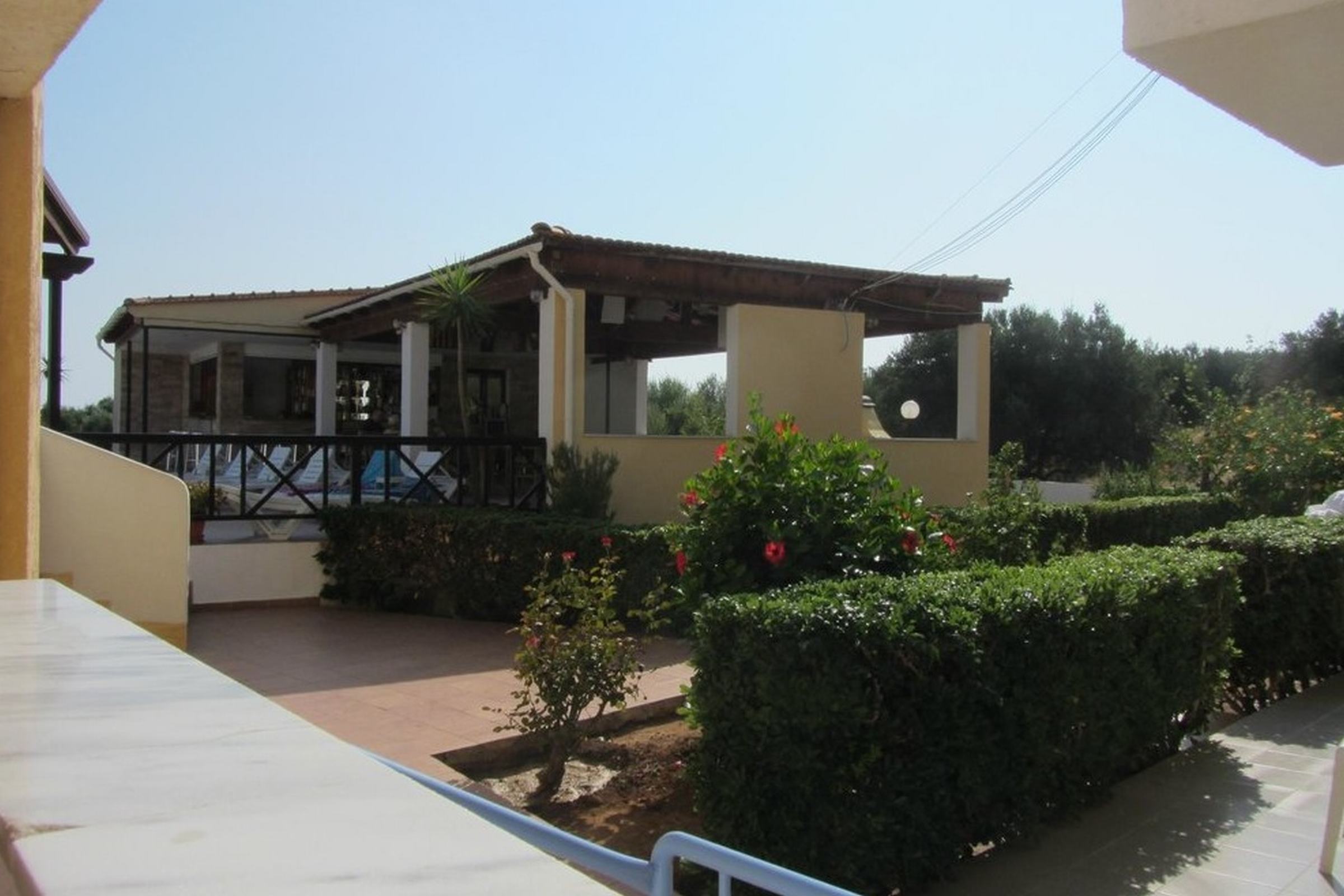 Mareva Apartments 22/25