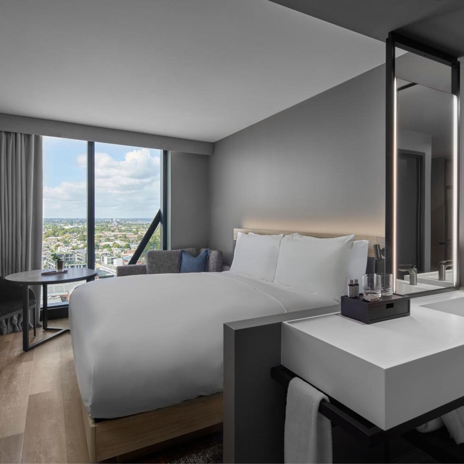 Guest Room, Superior, King Bed, Urban View