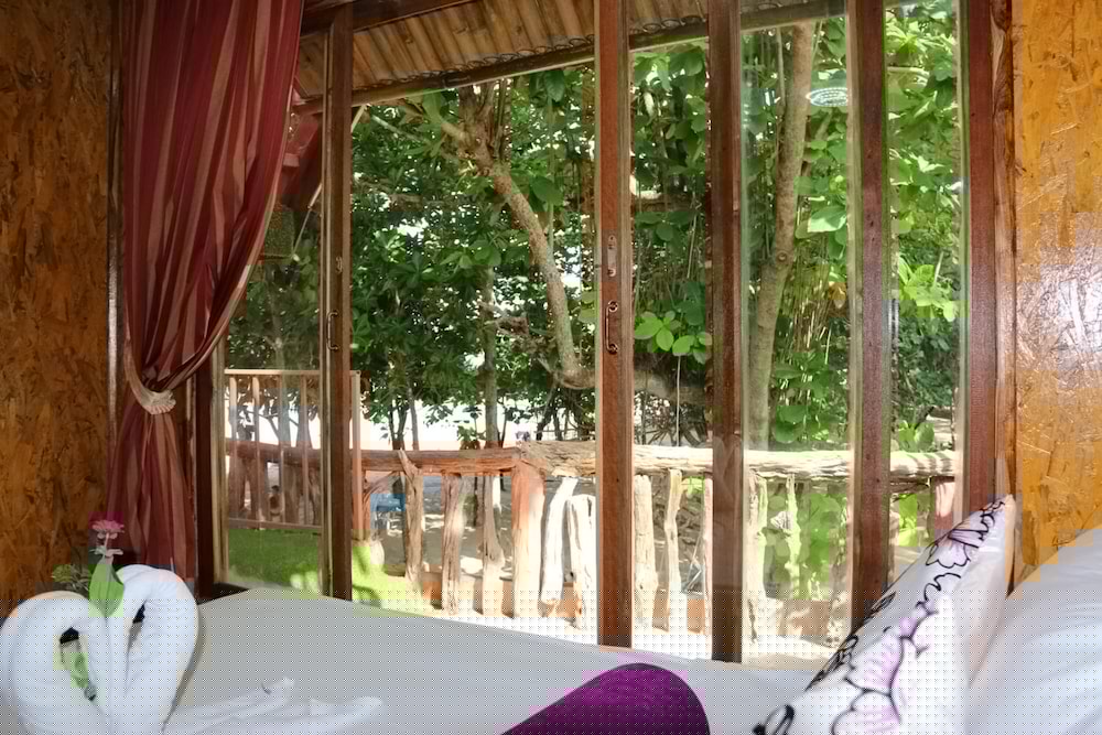Ruan Mai Naiyang Beach Resort 48/76