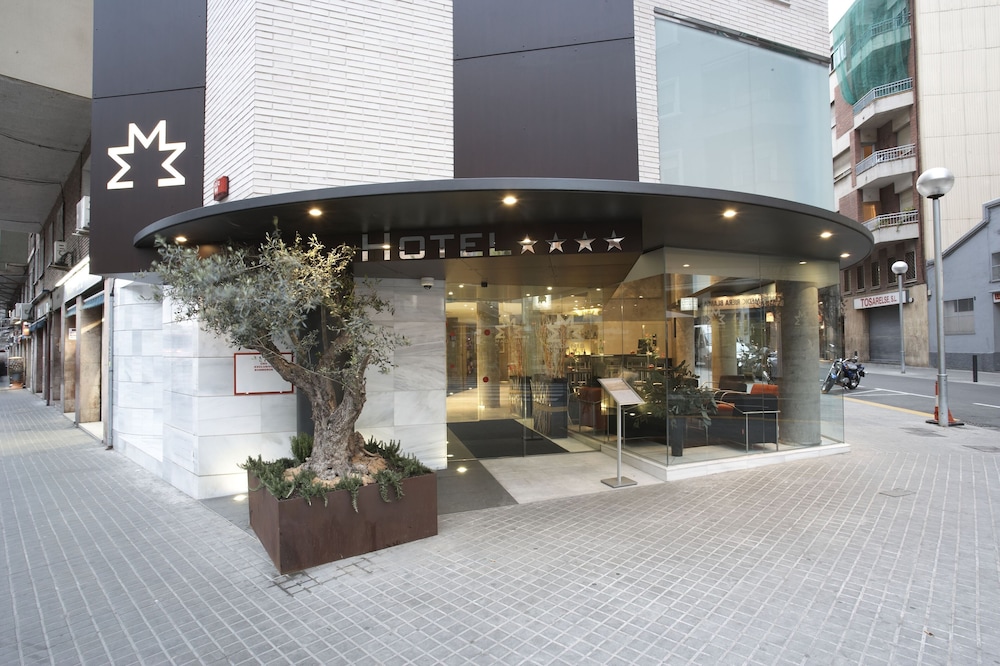 Madanis Hotel 3/50
