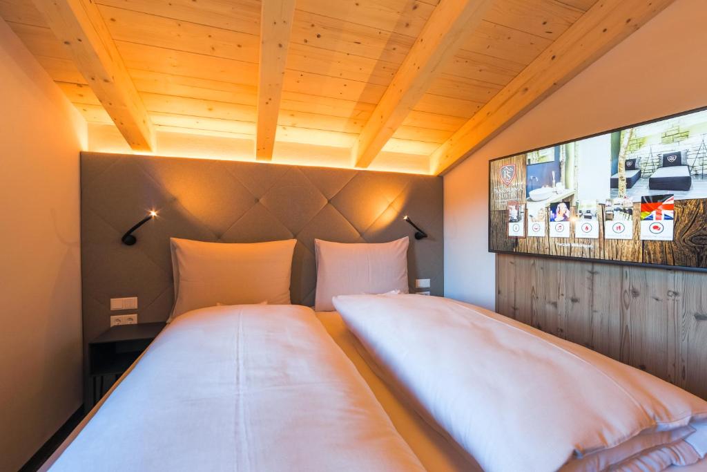 3 Bedrooms, Penthouse Suite, Sauna