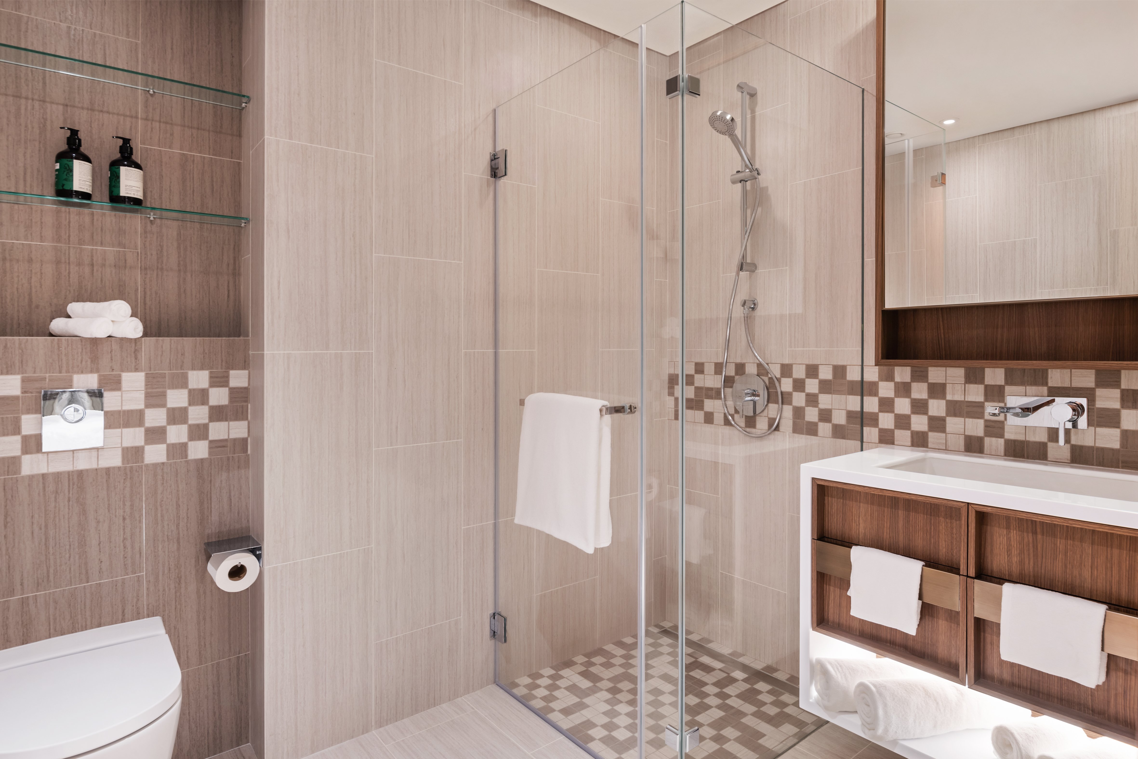 Staybridge Suites Dubai Al-Maktoum Airport 55/58